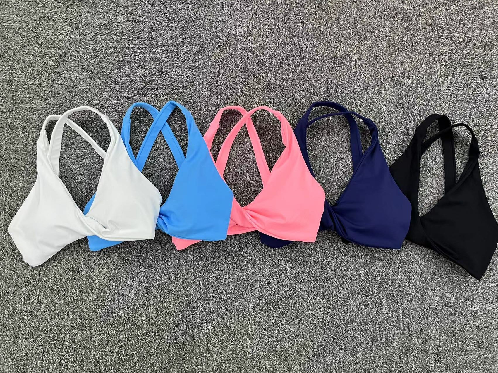 Mga sports bra