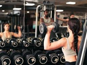How does Miss USA Noelia Voigt stay in shape3
